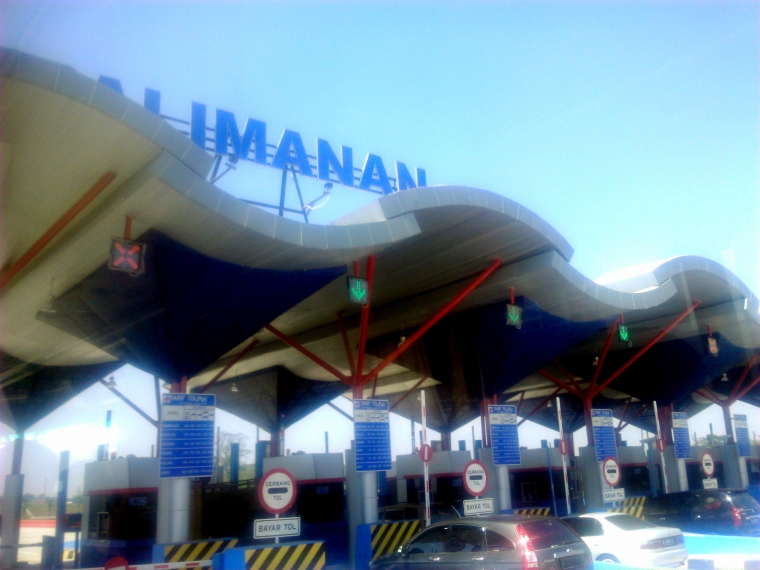 Menjajal Tol Cipali Sebelum Mudik Lebaran Menjajal Tol Cipali Sebelum Mudik Lebaran