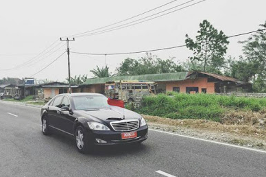 Miris, Kunjungan Presiden Jokowi ke Sumatera Barat Dicuekin Warga Miris, Kunjungan Presiden Jokowi ke Sumatera Barat Dicuekin Warga