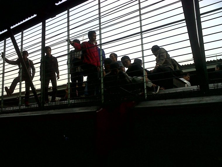 Mengenal Kereta-Kereta Komuter di Indonesia