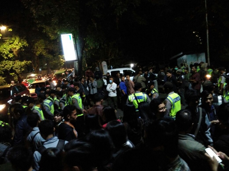 Hasil gambar untuk KKR NATAL PENDETA STEPHEN