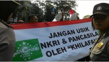 Menolak Khilafah Demi NKRI Menolak Khilafah Demi NKRI