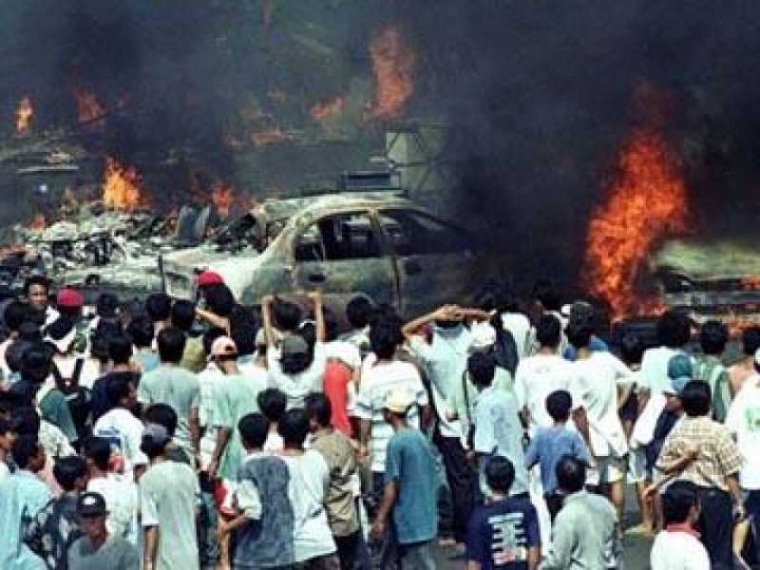 KerusuhanMei1998SayaMalahPatroliKelilingKota KerusuhanMei1998SayaMalahPatroliKelilingKota