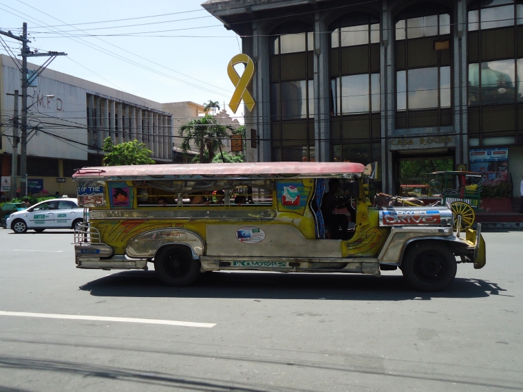 Jeepney... Uniknya Angkot Manila city yang Penuh Warna-warni Jeepney... Uniknya Angkot Manila city yang Penuh Warna-warni