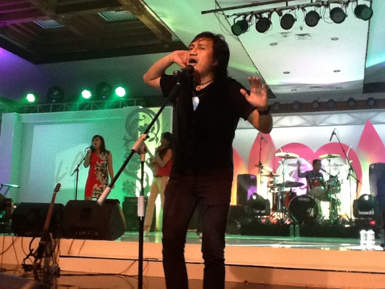 Menjadi Tua Bersama Kla Project Menjadi Tua Bersama Kla Project