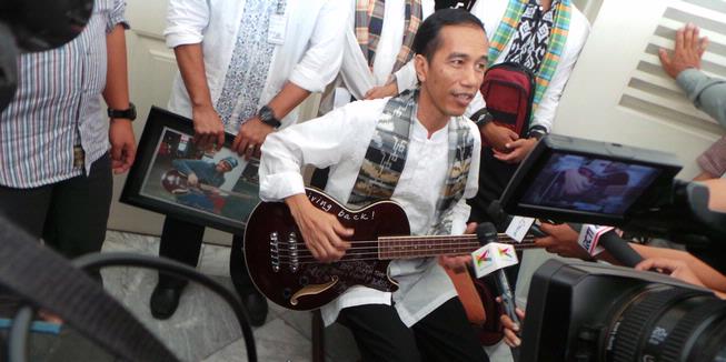 Jokowi, Sang Gubernur Gaul Jokowi, Sang Gubernur Gaul