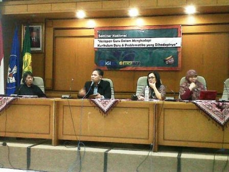 Kurikulum 2013, Benar-benar Ditelanjangi di Kampus UNJ oleh Praktisi Pendidikan (2) Kurikulum 2013, Benar-benar Ditelanjangi di Kampus UNJ oleh Praktisi Pendidikan (2)