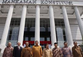 Akta Kelahiran: Pasal 32 ayat (2) UU 23 Tahun 2006 Inkonstitusional Akta Kelahiran: Pasal 32 ayat (2) UU 23 Tahun 2006 Inkonstitusional