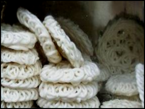 Mengapa Kerupuk bisa Melempem? Mengapa Kerupuk bisa Melempem?