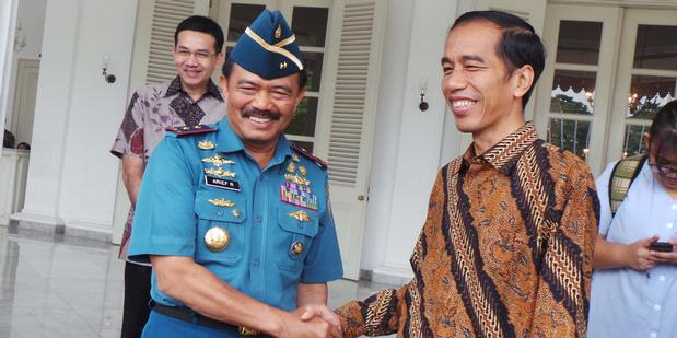 Kilas Kompasiana: Pudarnya Pesona Politis Jokowi hingga Seteru TNI-Polri Kilas Kompasiana: Pudarnya Pesona Politis Jokowi hingga Seteru TNI-Polri