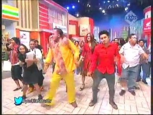 Menikmati Joget "Keep Smile" ala Cesar Menikmati Joget "Keep Smile" ala Cesar