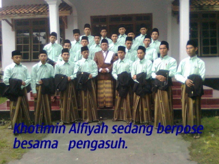 Pesantren "Tidak Cukup Hanya Dengan Pengajaran" Pesantren "Tidak Cukup Hanya Dengan Pengajaran"