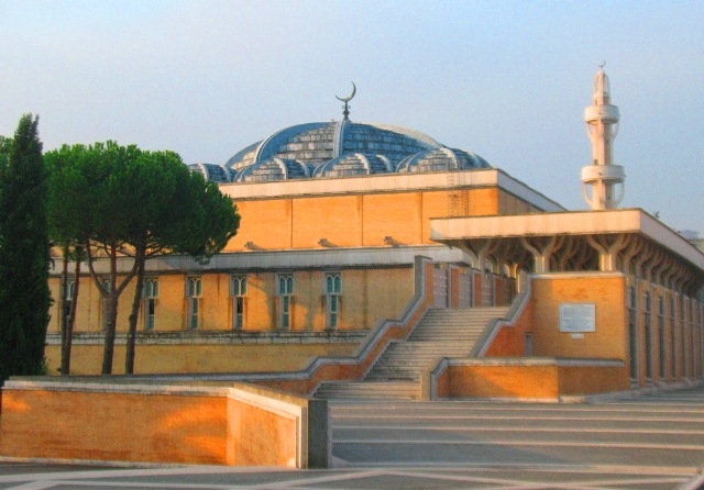 Masjid Agung di Tanah Vatikan Masjid Agung di Tanah Vatikan