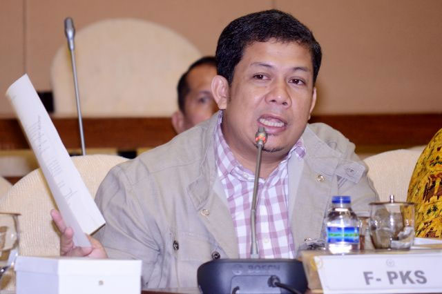 Menyimak ‘Sepak Terjang’ Fahri Hamzah Menyimak ‘Sepak Terjang’ Fahri Hamzah
