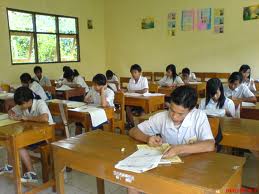 Ujian Nasional 20 Paket Soal, Gagalnya Pendidikan Moral di Indonesia Ujian Nasional 20 Paket Soal, Gagalnya Pendidikan Moral di Indonesia