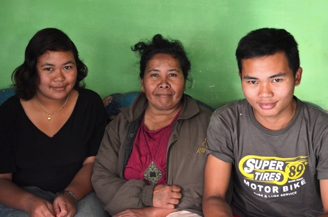 Bu Sutinah, Pejuang Kanker yang Tangguh dari Bromo Bu Sutinah, Pejuang Kanker yang Tangguh dari Bromo