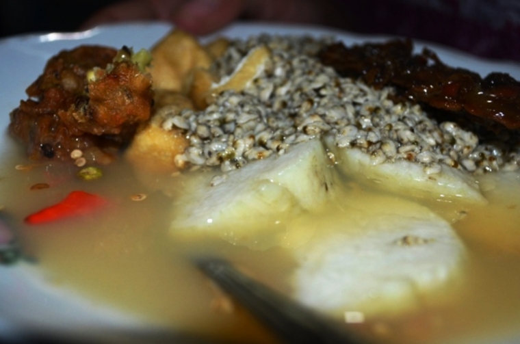 Mak Jum, Penjual "Kupang Pasuruan" ini Raup Jutaan Setiap Bulannya Mak Jum, Penjual "Kupang Pasuruan" ini Raup Jutaan Setiap Bulannya