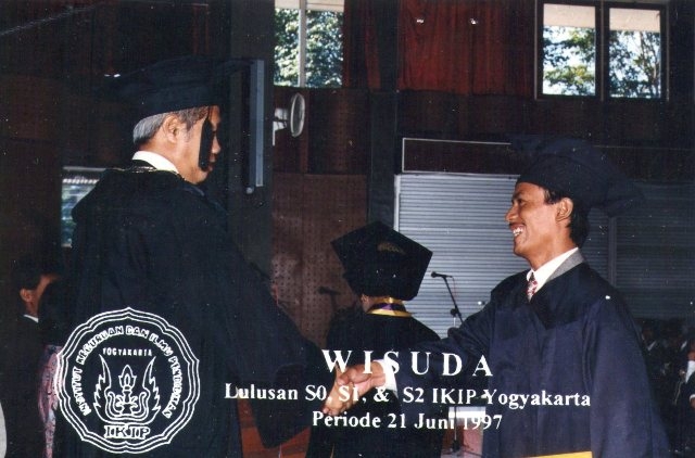 Sukses Karena Asongan Sukses Karena Asongan