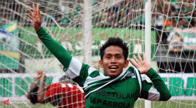 Andik Virmansyah: "Bersatulah Sepak Bola Indonesia" Andik Virmansyah: "Bersatulah Sepak Bola Indonesia"