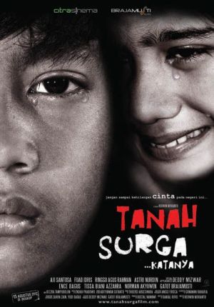 Review Film Tanah Surga.. Katanya: Potret Nasionalisme di Perbatasan Review Film Tanah Surga.. Katanya: Potret Nasionalisme di Perbatasan