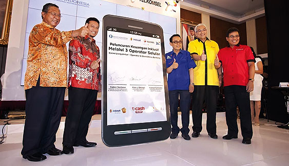 Inovasi Saluran Distribusi : "Dengan SMS, Udah Bisa Transfer Rupiah" Inovasi Saluran Distribusi : "Dengan SMS, Udah Bisa Transfer Rupiah"