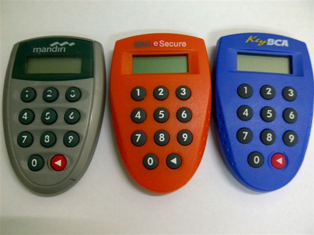 BANK di INTERNET..? atau INTERNET BANKING BANK di INTERNET..? atau INTERNET BANKING