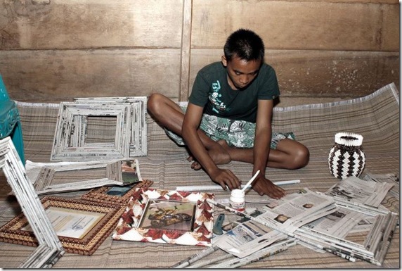 Koran Bekaspun Menjadi Bingkai Foto Koran Bekaspun Menjadi Bingkai Foto