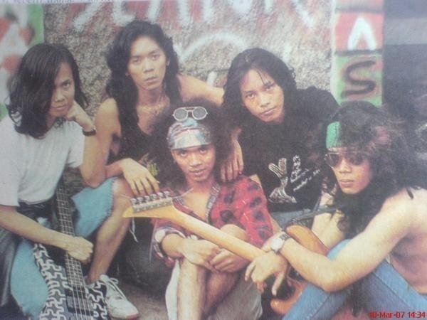 Yang Terlalu Manis Untuk Dilupakan dari Slank (Sebuah Catatan Singkat Perjalanan Slank) Yang Terlalu Manis Untuk Dilupakan dari Slank (Sebuah Catatan Singkat Perjalanan Slank)