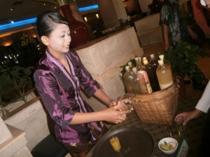 Menghadirkan Mbok Jamu di Hotel Menghadirkan Mbok Jamu di Hotel