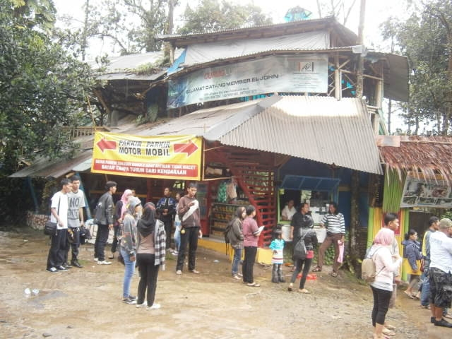 Ada Waterboom di Curug Luhur Ada Waterboom di Curug Luhur