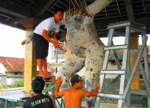 Ogoh Ogoh Mulai Bermunculan Ogoh Ogoh Mulai Bermunculan