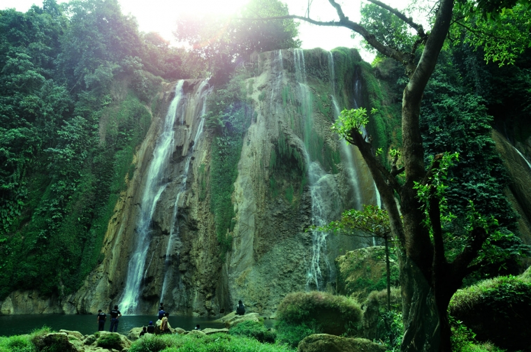 (Gambar) Keindahan Alam Curug Cikaso (Gambar) Keindahan Alam Curug Cikaso