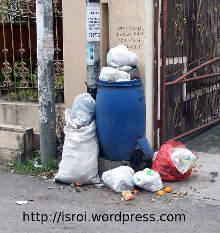 Merubah Paradigma Masyarakat Tentang Sampah Merubah Paradigma Masyarakat Tentang Sampah