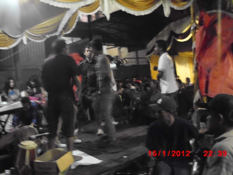 Dampak Negatif Pagelaran Dangdut Pernikahan di Masyarakat Dampak Negatif Pagelaran Dangdut Pernikahan di Masyarakat