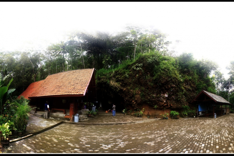 Gua Maria Lawangsih: Menembus Nuansa Surgawi Gua Maria Lawangsih: Menembus Nuansa Surgawi