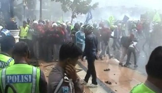 Sisi Lain Demo Buruh dan Kenaikan UMK Sisi Lain Demo Buruh dan Kenaikan UMK