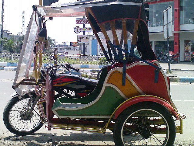 Becak, Alat Transportasi Rakyat yang Berjasa tapi Dilupakan Becak, Alat Transportasi Rakyat yang Berjasa tapi Dilupakan