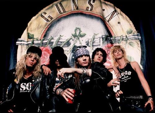 Guns N Roses Manggung di Jakarta. Apakah Masih Layak Ditonton? Guns N Roses Manggung di Jakarta. Apakah Masih Layak Ditonton?
