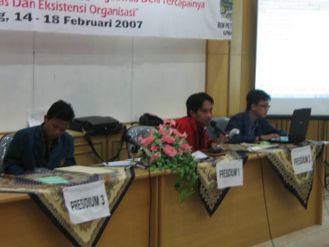 Bugis : Kamu itu Kasar Bugis : Kamu itu Kasar
