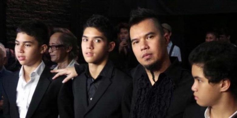 Kecelakaan Maut "Dul" Anak Ahmad Dani Kecelakaan Maut "Dul" Anak Ahmad Dani