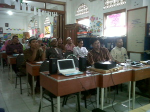 Berbagi Pengalaman Menjadi Guru Tangguh Berhati Cahaya di SDIT Al Ikhlas Bekasi Berbagi Pengalaman Menjadi Guru Tangguh Berhati Cahaya di SDIT Al Ikhlas Bekasi