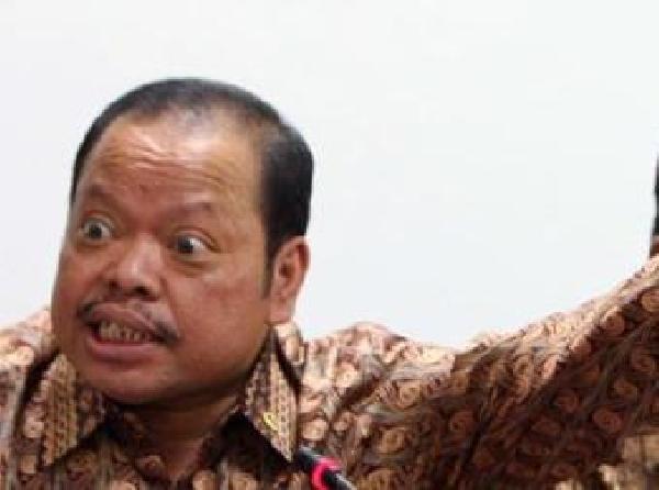 Logika Sesat Soetan Bathoegana Logika Sesat Soetan Bathoegana