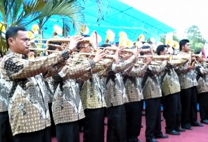 Musik Bambu Tradisional Masyarakat Kepulauan Sangihe Talaud Musik Bambu Tradisional Masyarakat Kepulauan Sangihe Talaud