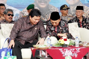 Bupati Sumenep Silaturahmi ke Rumah Achsanul Qosasi Bupati Sumenep Silaturahmi ke Rumah Achsanul Qosasi