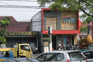 Deretan Factory Outlet Di Jalan Riau Bandung Deretan Factory Outlet Di Jalan Riau Bandung