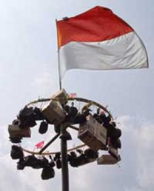 Panjat Pinang yang Kurindukan... Panjat Pinang yang Kurindukan...