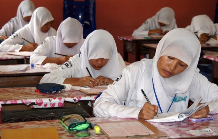 Ujian Nasional 2013 Berakhir Ujian Nasional 2013 Berakhir
