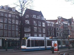 Mengamati Arsitektur dan Lingkungan di Amsterdam Mengamati Arsitektur dan Lingkungan di Amsterdam