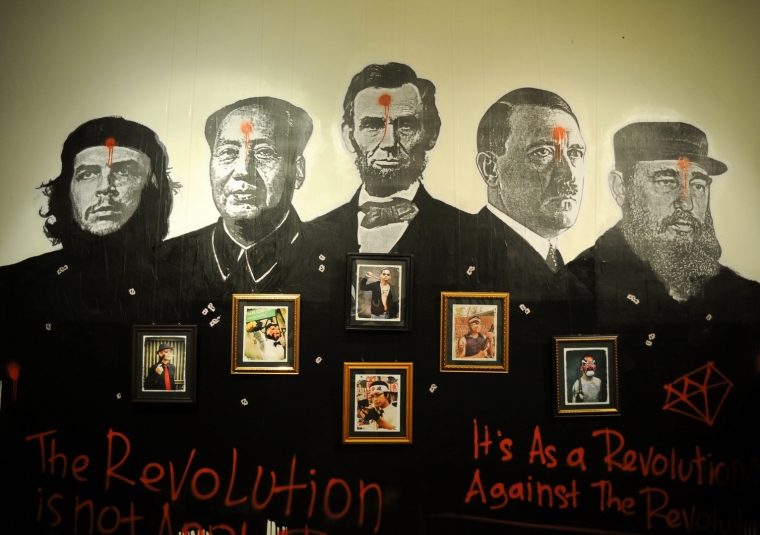 Graffiti sebagai Media Kreatif untuk Mengkritisi Pemerintah Lewat Seni Jalanan Graffiti sebagai Media Kreatif untuk Mengkritisi Pemerintah Lewat Seni Jalanan