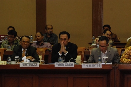 Revisi Asumsi Makro APBN 2012 Revisi Asumsi Makro APBN 2012
