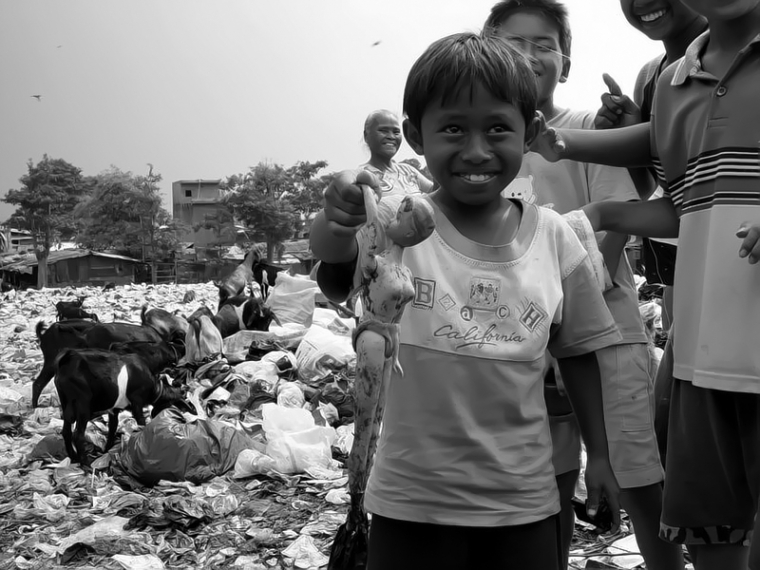 10 Orang Termiskin di Dunia 10 Orang Termiskin di Dunia